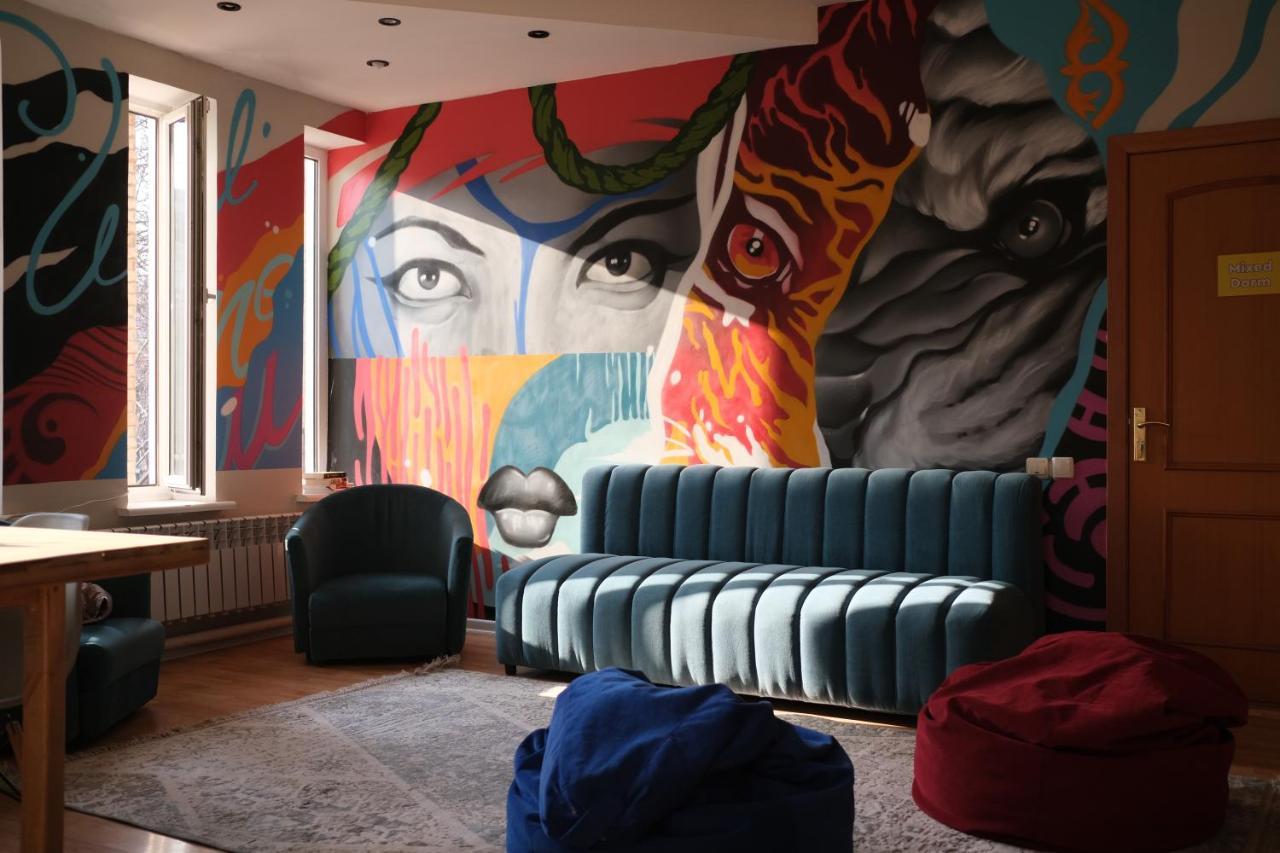 Wanderlust Hostel Riverside Alma-Ata Buitenkant foto